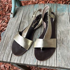 FREE PEOPLE Ladies 41 EU (10/10.5) Under Wraps Gold Sandal